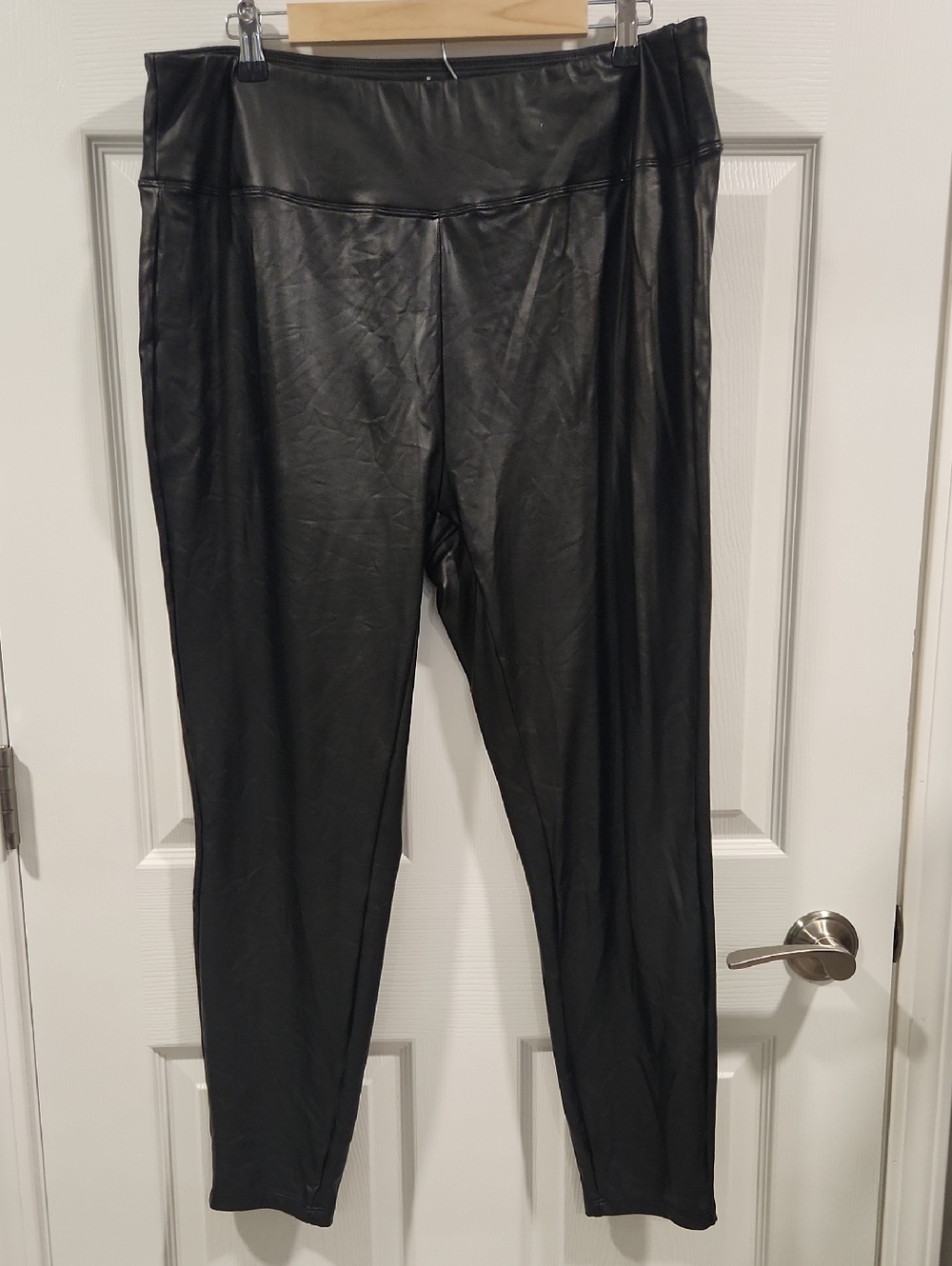 just be Black Faux Leather-Look Leggings